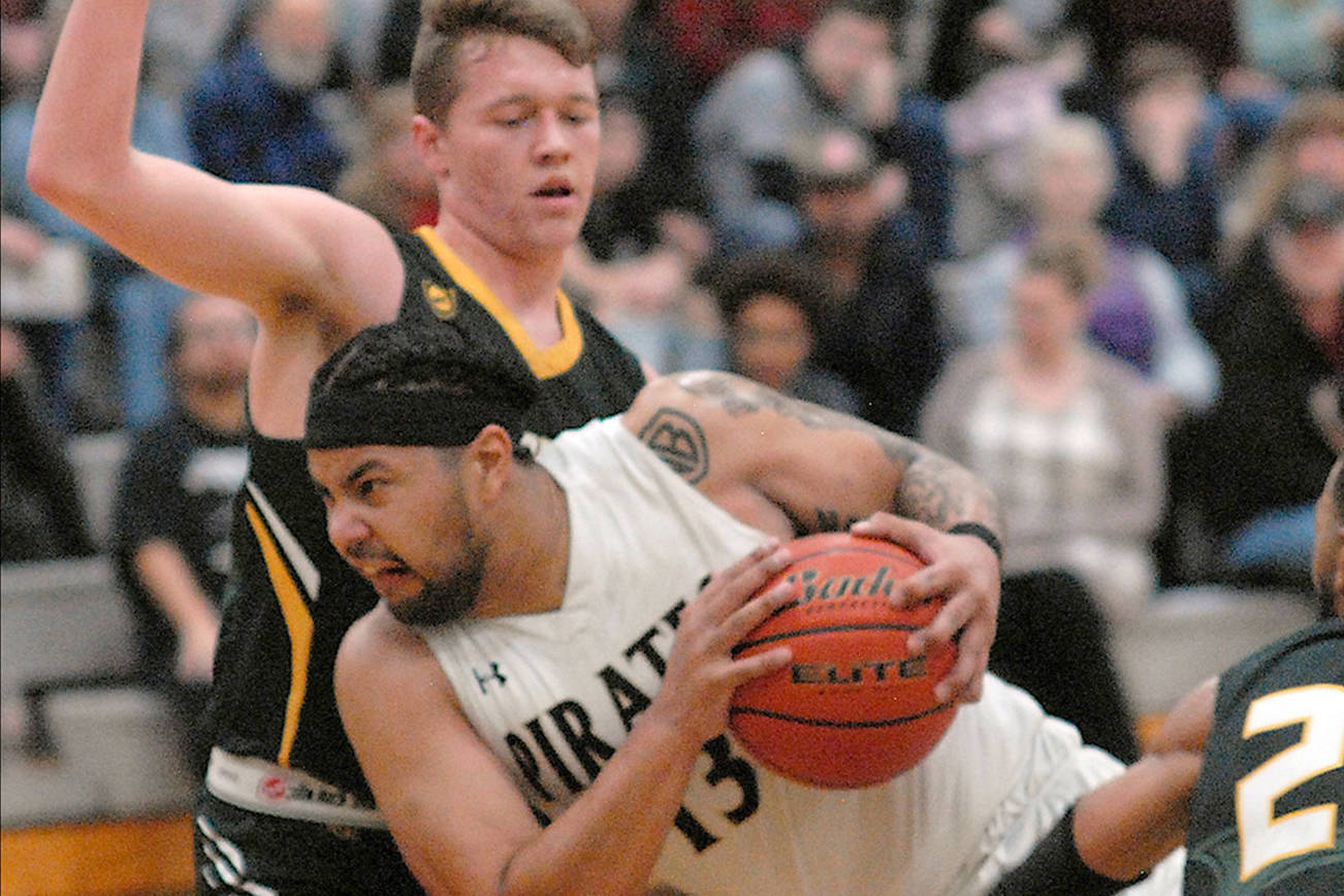 MEN’S BASKETBALL: Peninsula falls to Shoreline, hosts loser-out playoff Saturday