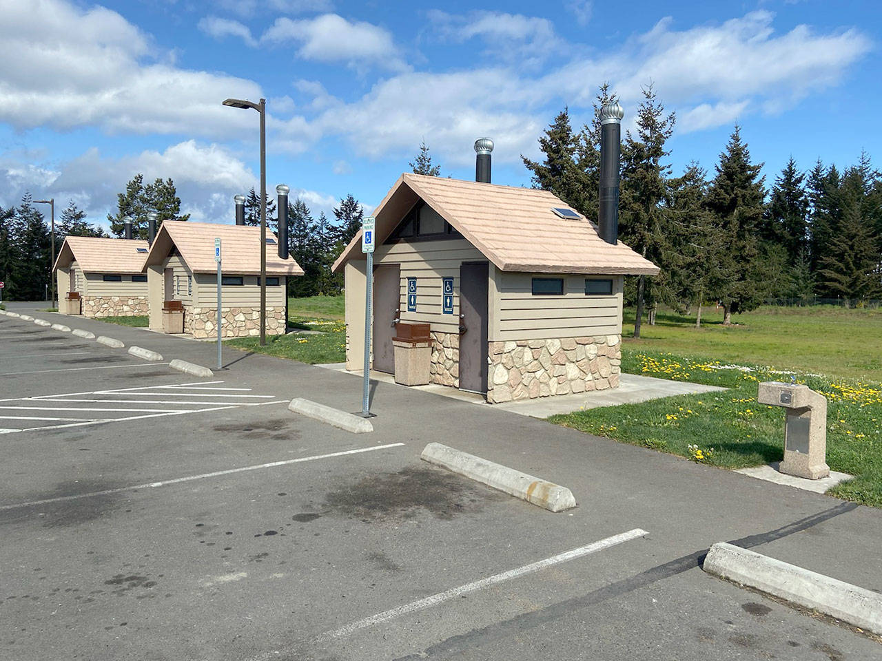 The Deer Park rest area is shown Monday, April 27, 2020. (Rob Ollikainen/Peninsula Daily News)