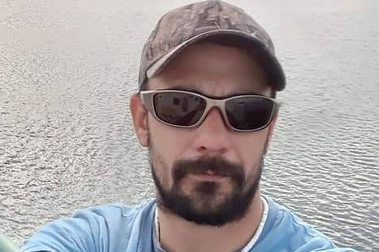 Coast Guard seeks missing kayaker