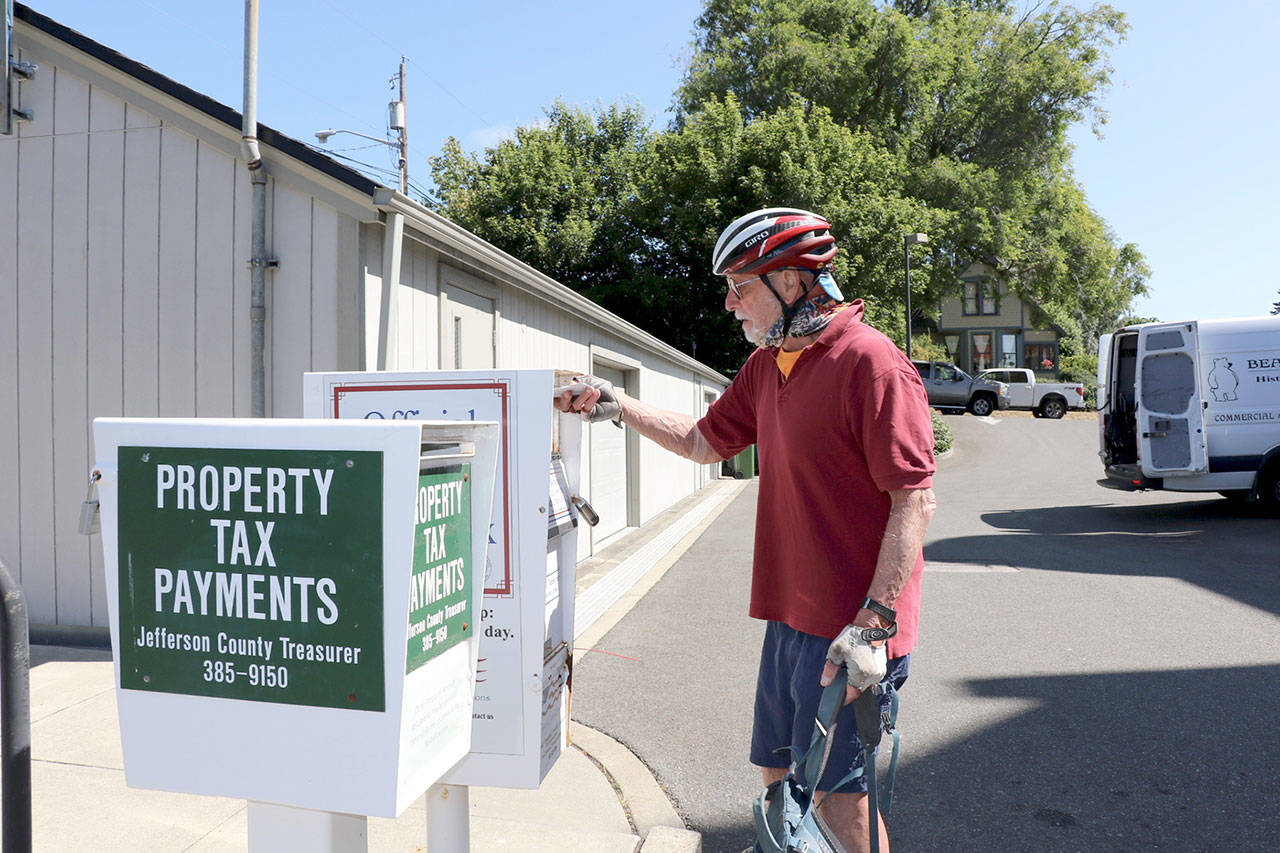 (Ken Park/Peninsula Daily News)