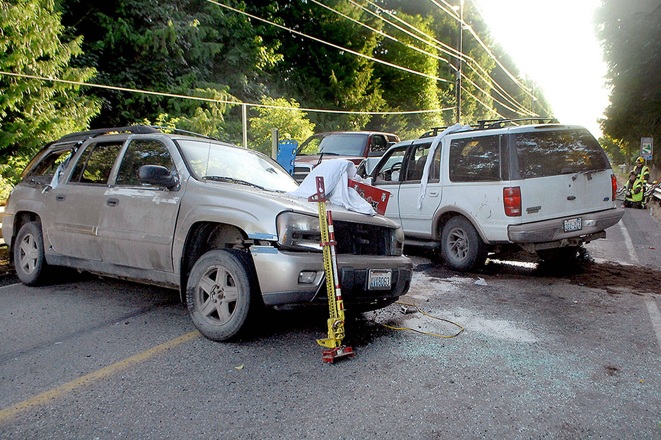 Seven people, 3 of them children, hurt in 112 wreck