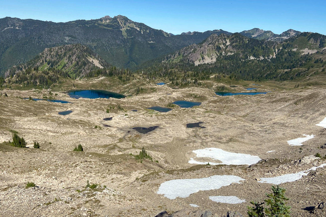 High Divide views show river valleys, lift spirits