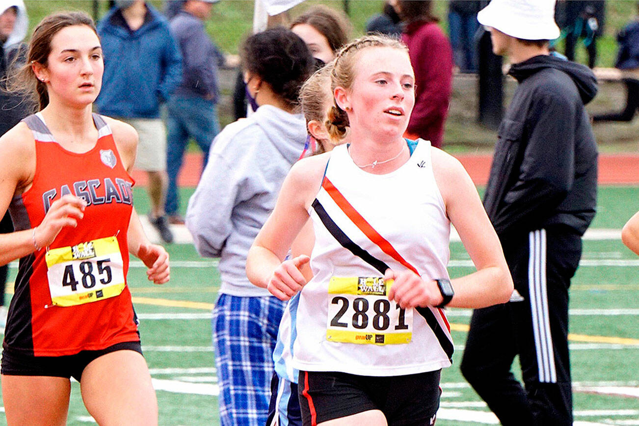East Jefferson's Camryn Hines runs at the Nike Hole in the Wall Invitational on Saturday. Hines finished eighth in the girls varsity silver race while teammate Aliyah Yearian was second. (Photo courtesy of Randy Allworth)