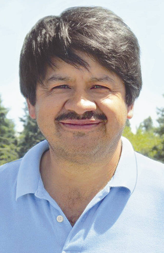 Victor Gonzalez will present “All About Lavender” at noon Thursday.