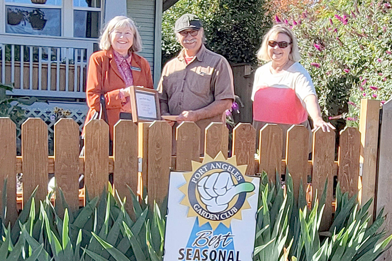 Pictured, left to right, are Janet Russell, Lorenzo Portelli and Mary Jacoby.