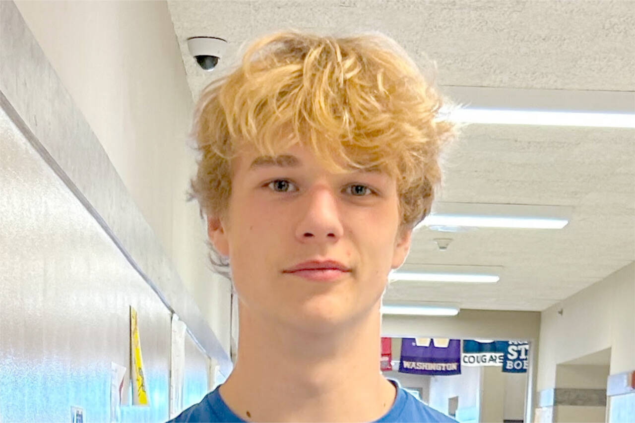 Mirek Skov, Sequim track and field