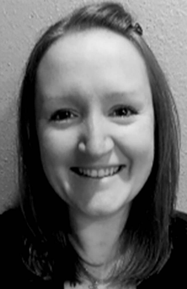 Lynn Nenahlo Crawford