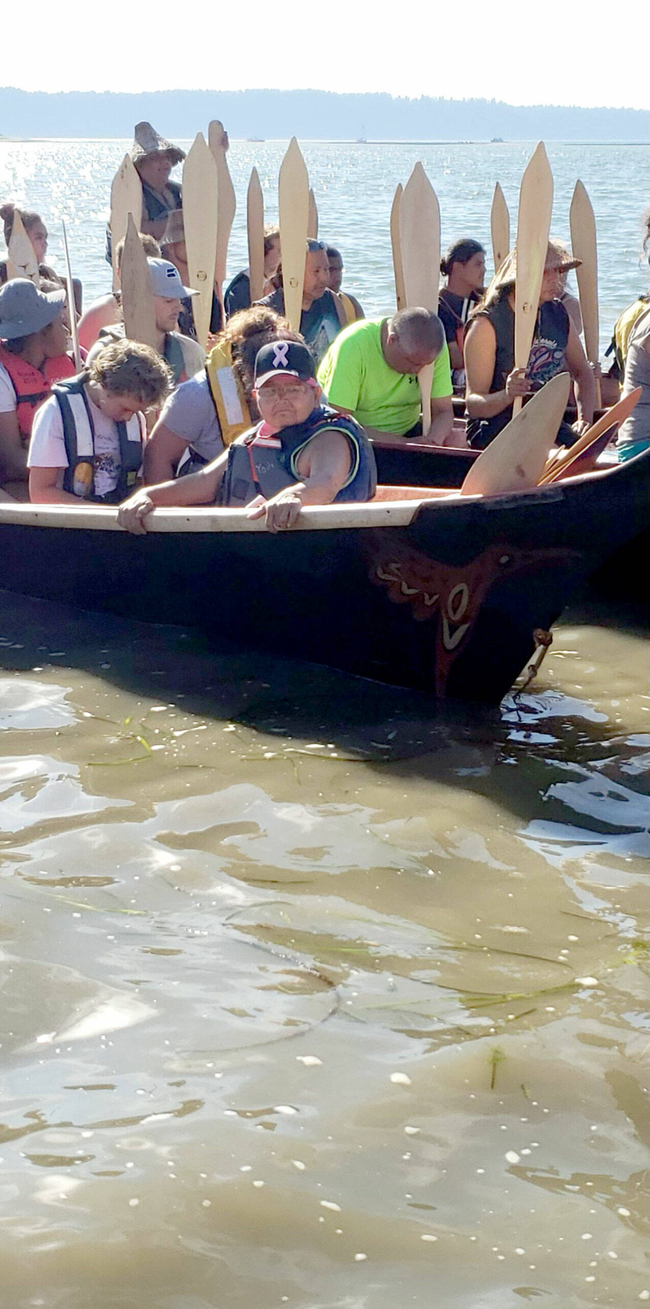 Rose Wilson, center, was a 20-year cancer survivor and was a puller in the 2006 “Pink Paddle” to raise awareness about breast cancer. Wilson’s daughter, Wendy Sampson, is joining the 2023 journey as support ground crew, and said she’ll have a table about cancer awareness at every stop along the route. (Courtesy photo / Wendy Sampson)