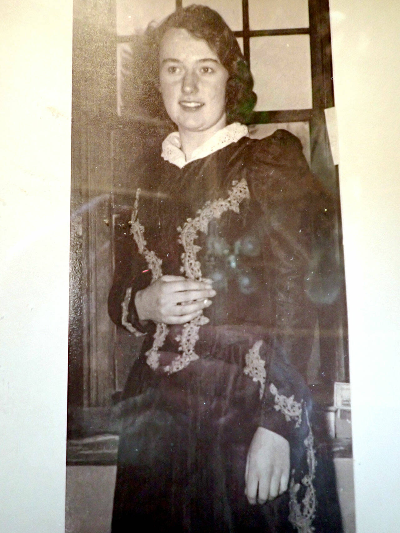 Marilyn Lewis as a young woman.