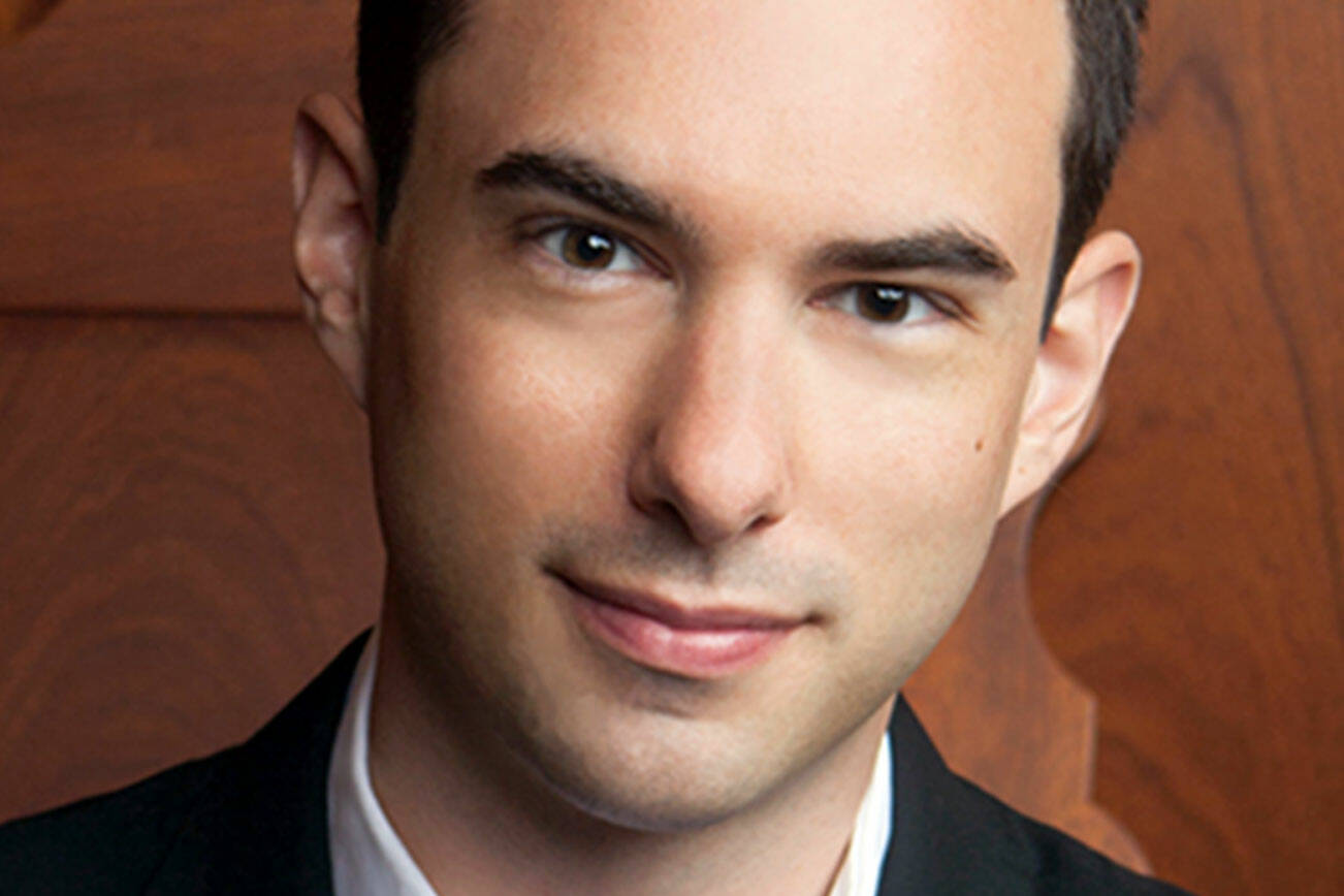 Christopher Houlihan will perform an organ concert Thursday evening in Port Angeles.