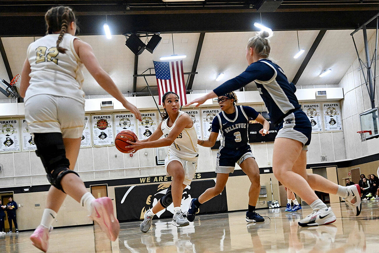 Jay Cline/Peninsula College Athletics 
Peninsula College's Carliese O'Brien drives the lane during the Pirates' 63-41 NWAC North Division victory over the Bellevue Bulldogs. Teammate Makena Patrick is at left.