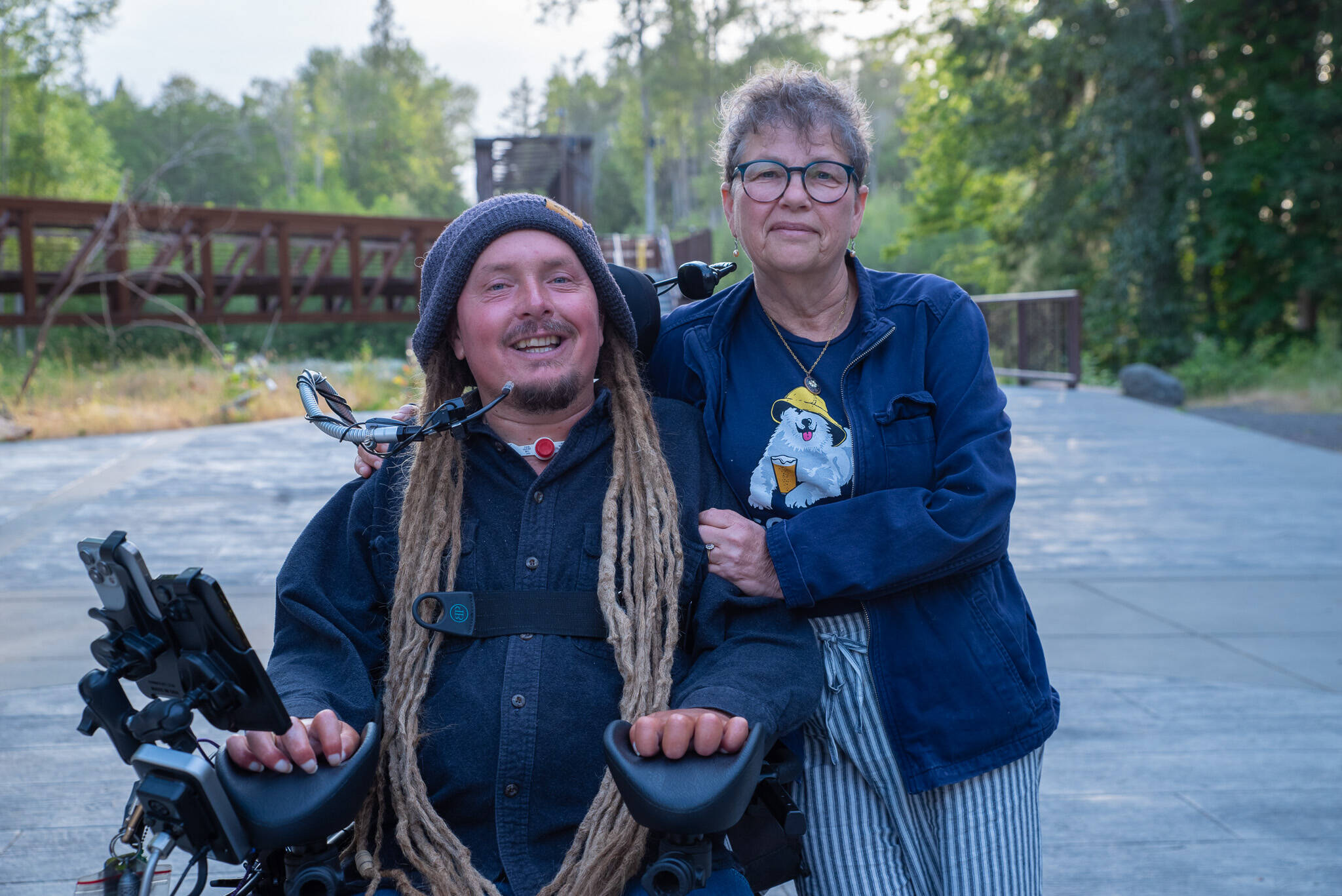 Ian Mackay and Karen Polinsky spoke at the Dungeness River Nature Center about “Ian’s Ride: A Long Distance Journey to Joy,” the biography Polinsky wrote about Mackay’s 16 years as a quadriplegic and the power of community and family. (Emily Matthiessen/Olympic Peninsula News Group)