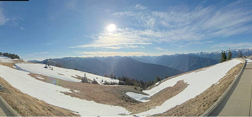 The view looking south from Hurricane Ridge, where variable winter weather has limited snow coverage and contributed to pauses in snow sports operations in recent weeks. (Washington’s National Park Fund)